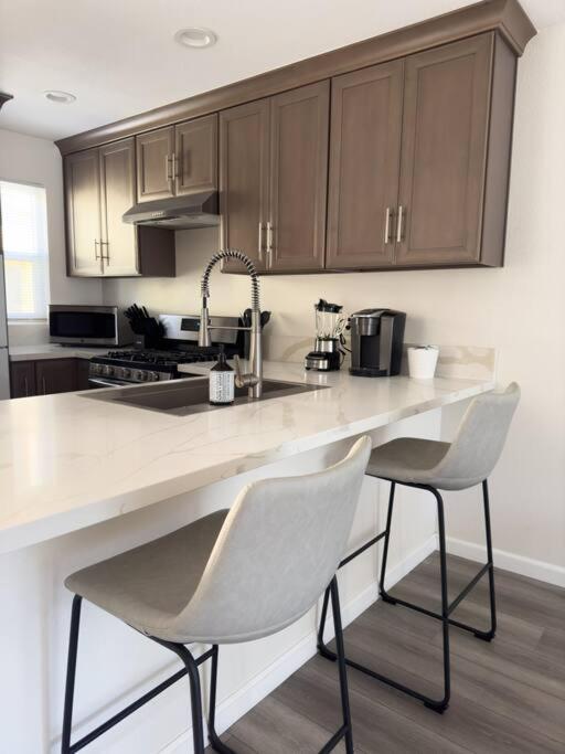 Modern Retreat 1 Mi. From Disney Anaheim Extérieur photo