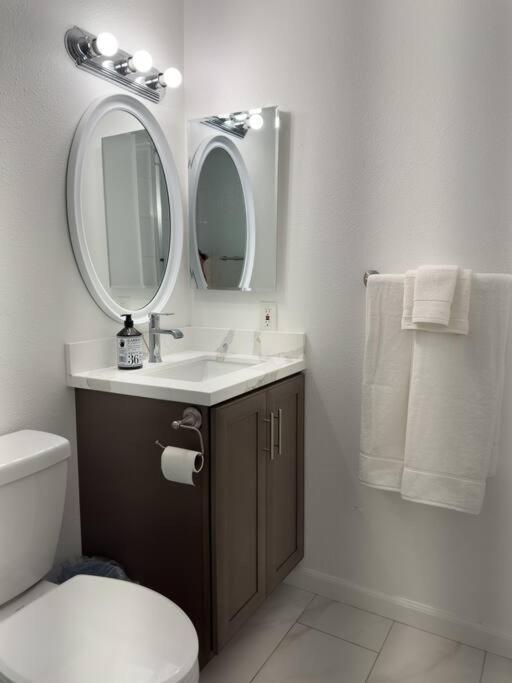 Modern Retreat 1 Mi. From Disney Anaheim Extérieur photo