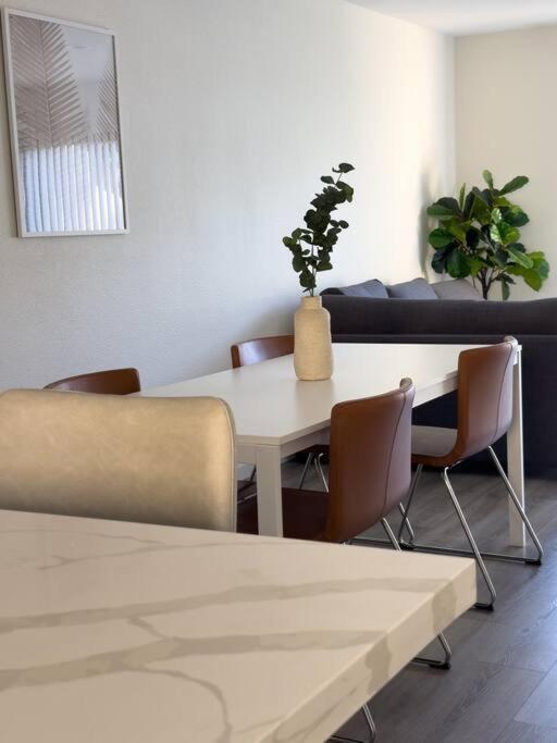Modern Retreat 1 Mi. From Disney Anaheim Extérieur photo